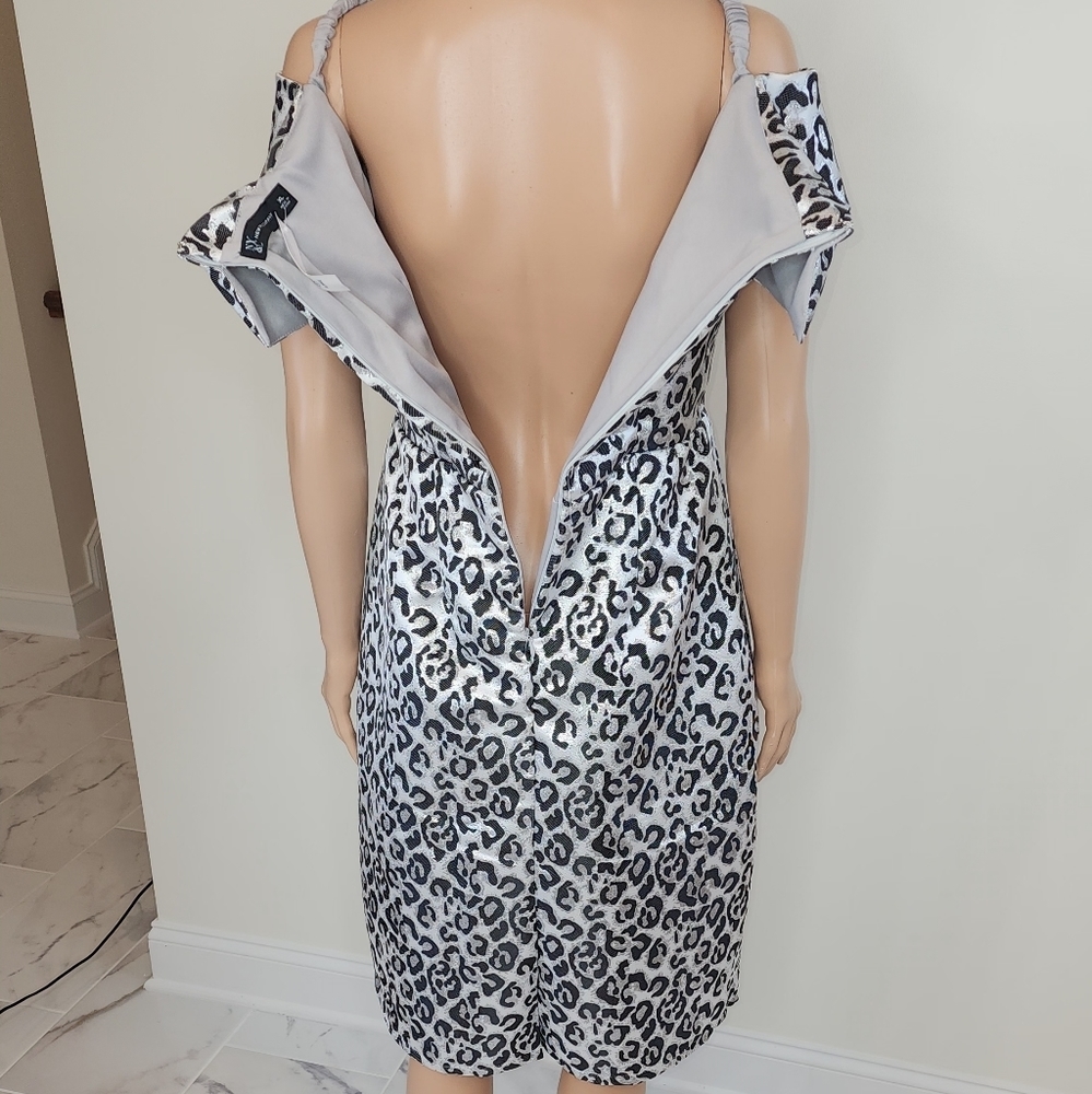 𝅺New and company metallic animal print sheat dress - Picture 3 of 10